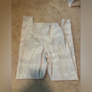ALO yoga white camo leggings NWOT